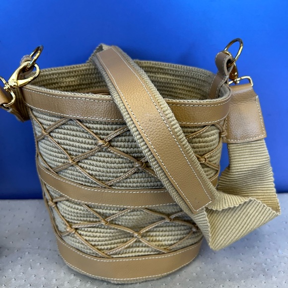 New Arte & Tejido Tan Woven Shoulder Bag - Picture 1 of 2